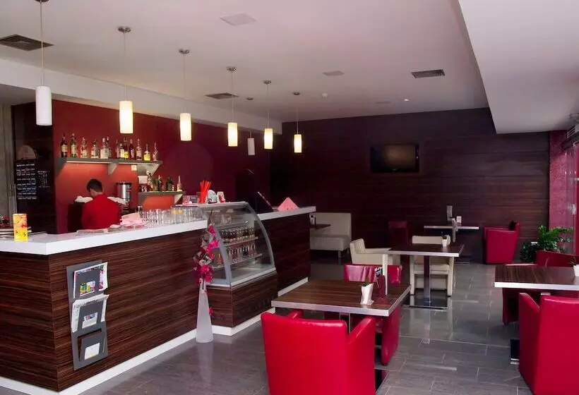 Fotos del hotel Magnus:  12