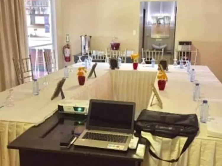 Fotos del hotel The Q Hotel & Restaurant:  2