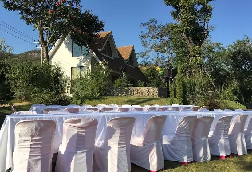 Fotos del hotel Prairie Hills Resort:  20