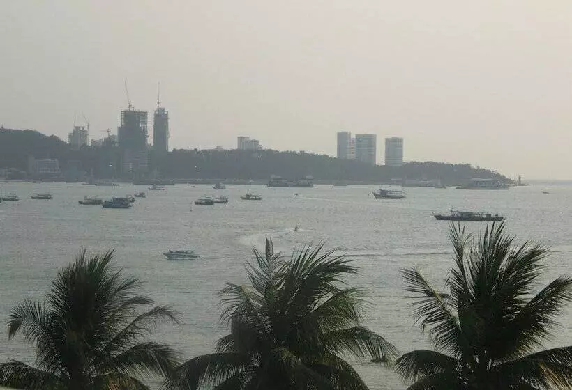 Fotos del hotel The Beach Front Resort Pattaya:  9