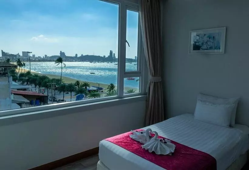 Fotos del hotel The Beach Front Resort Pattaya:  10