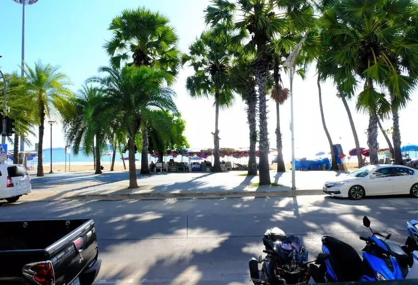 Fotos del hotel The Beach Front Resort Pattaya:  14