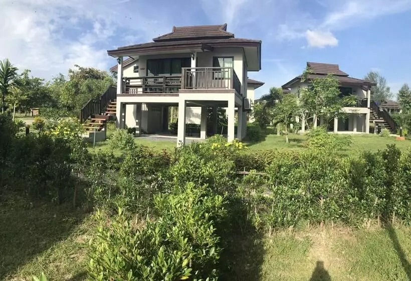 Fotos del hotel The Hip Resort @ Khao Lak:  17