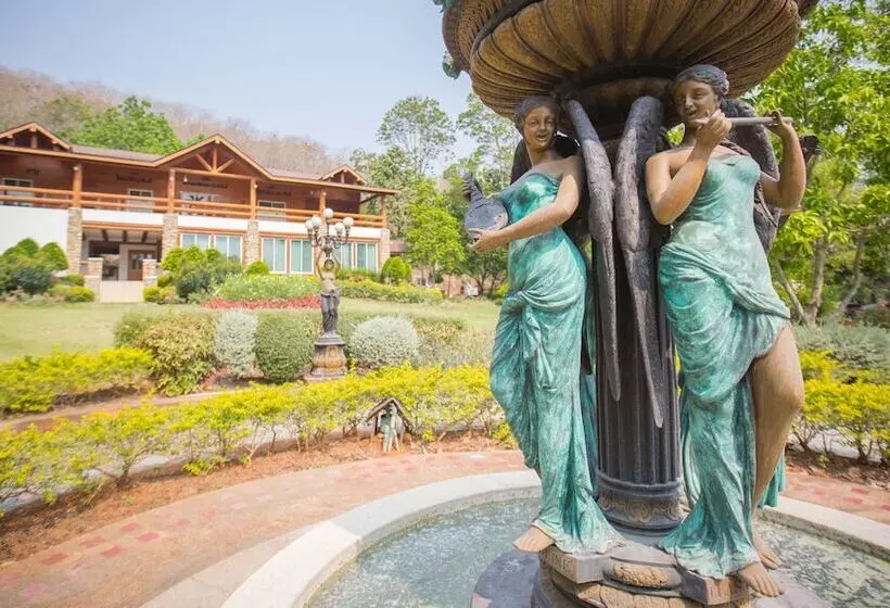 Fotos del hotel The Log Home Experience Khao Yai:  5