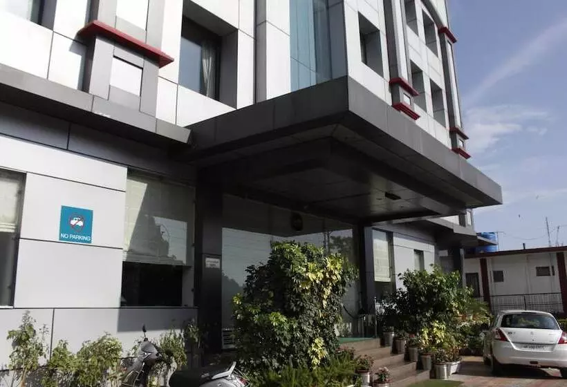 Oyo Premium Civil Lines Dharamshala Oyo Premium Civil Lines Dharamshala
