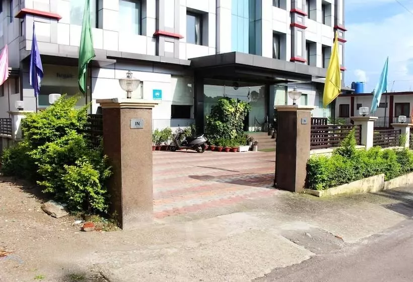 Fotos del hotel Oyo Premium Civil Lines Dharamshala:  7