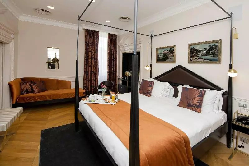 Fotos del hotel Torre Argentina Relais - Residenze Di Charme:  12
