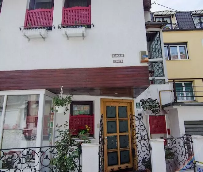 Fotos del hotel Halvat Guesthouse:  6