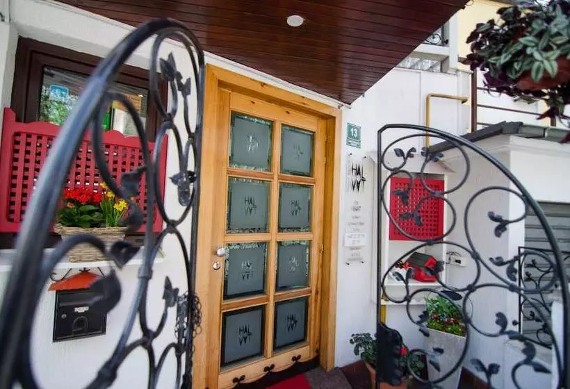 Fotos del hotel Halvat Guesthouse:  11
