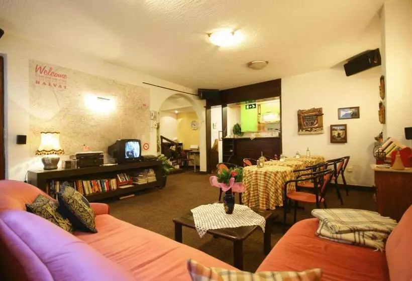 Fotos del hotel Halvat Guesthouse:  4