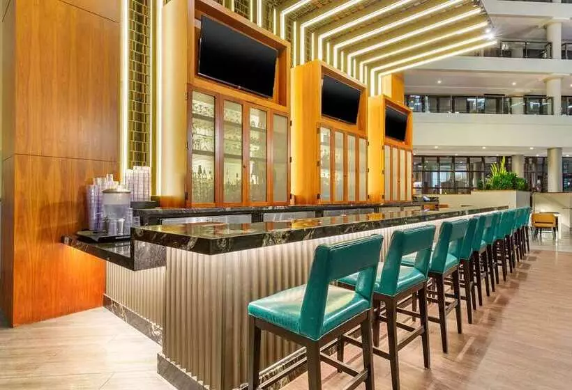 Fotos del hotel The District By Hilton Club:  8