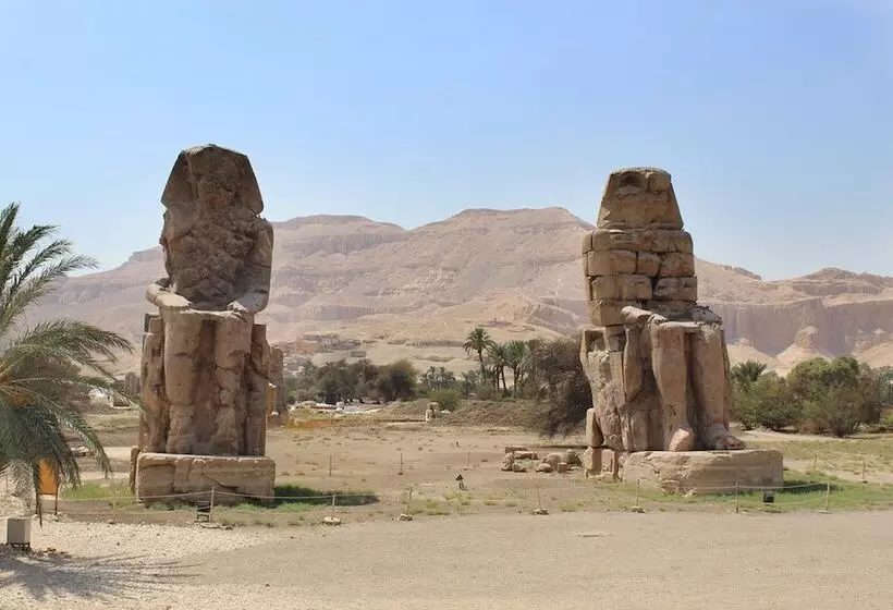 Fotos del hotel New Memnon:  14