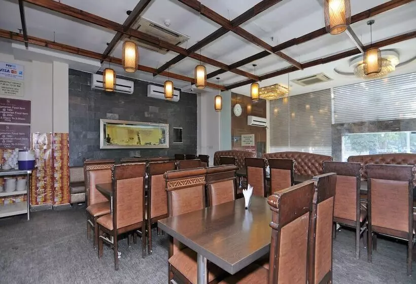 Fotos del hotel Treebo Sam Hotels:  11