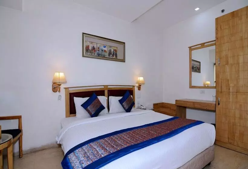 Treebo Sam Hotels