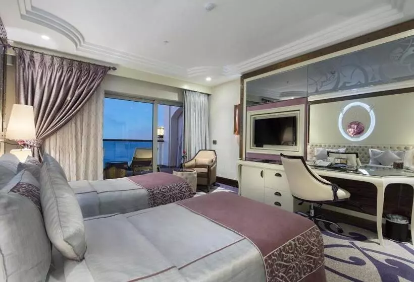Fotos del hotel Merit Royal Premium Hotel  All Inclusive:  1