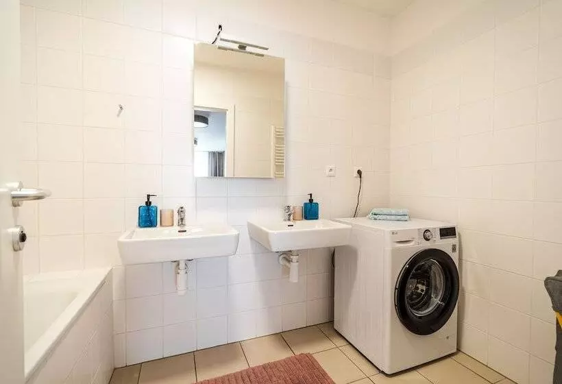 Fotos del hotel Keybox Checkin Apartments By Ambiente:  24