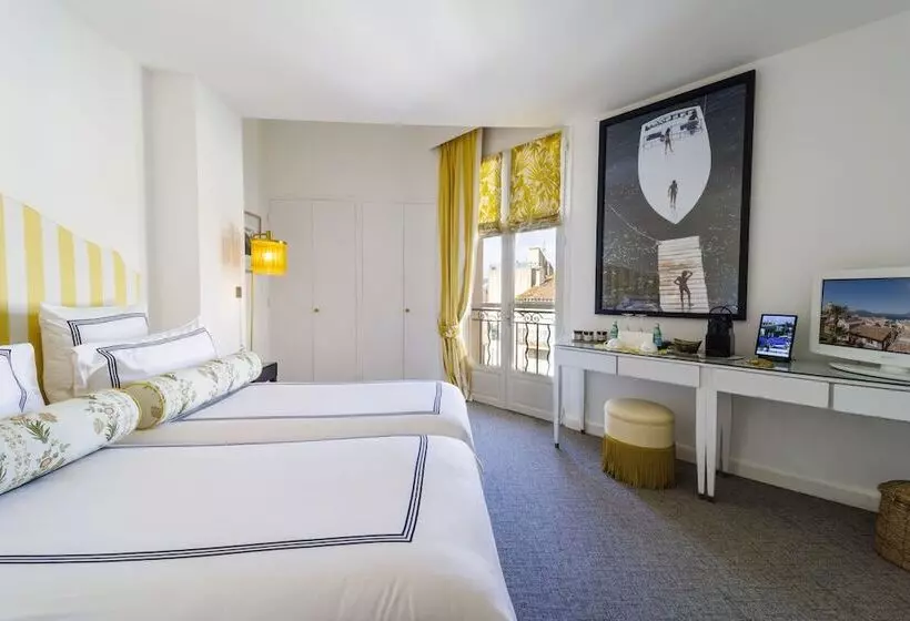 Fotos del hotel Hôtel Le Y:  11