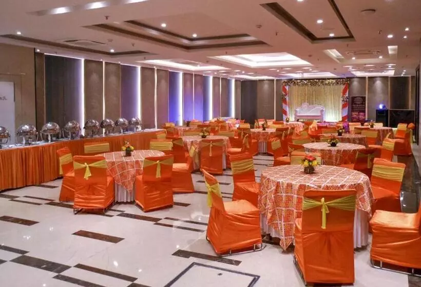 Fotos del hotel Saket 27:  8