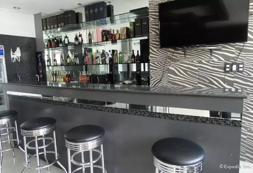 Fotos del hotel The Peridot Suites:  5