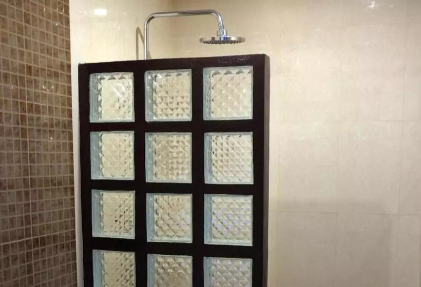 Fotos del hotel The Peridot Suites:  14