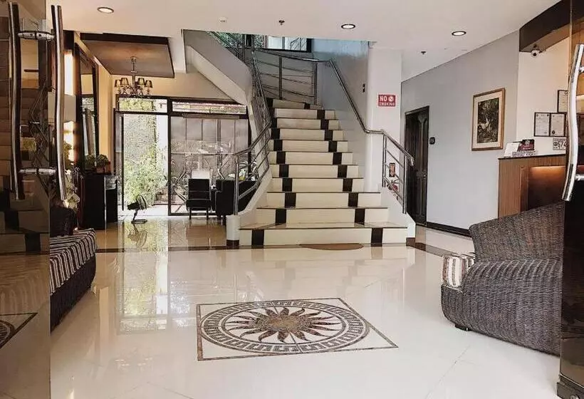 Fotos del hotel The Peridot Suites:  3