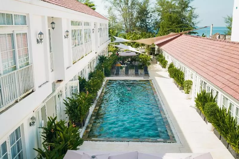 Fotos del hotel White Boutique  And Residences:  5