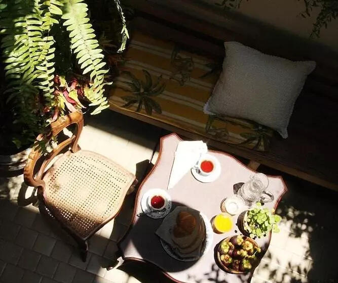 Fotos del hotel The Bhuthorn Bed & Breakfast:  5