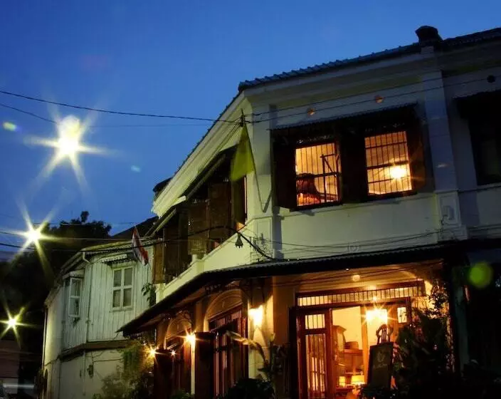 Fotos del hotel The Bhuthorn Bed & Breakfast:  6