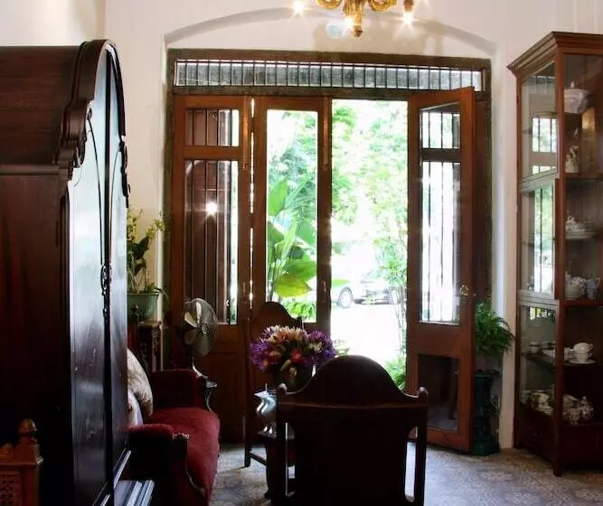 Fotos del hotel The Bhuthorn Bed & Breakfast:  2