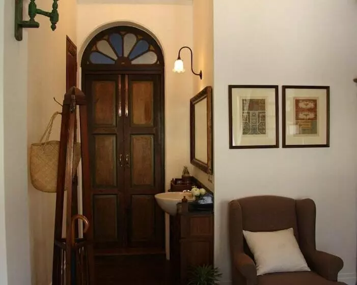 Fotos del hotel The Bhuthorn Bed & Breakfast:  14