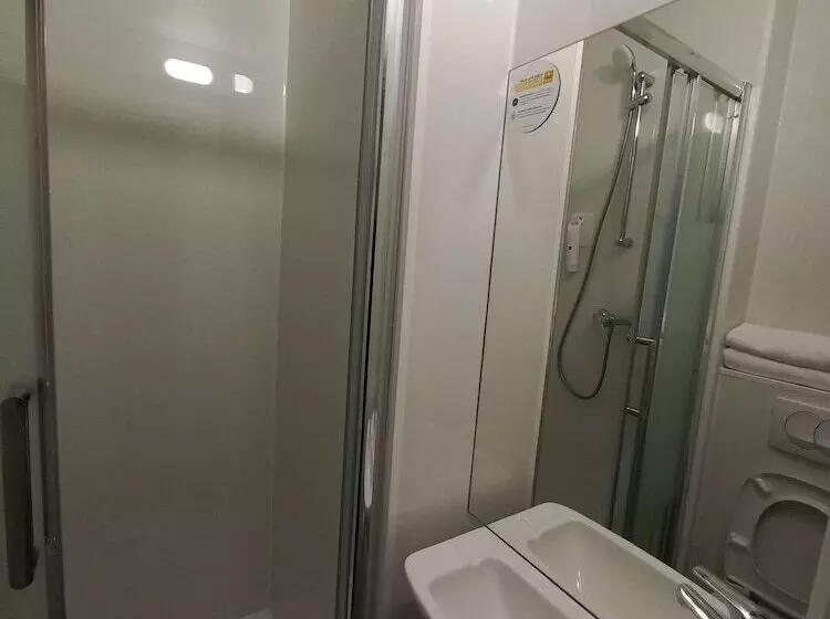 Fotos del hotel F1 Mennecy:  5