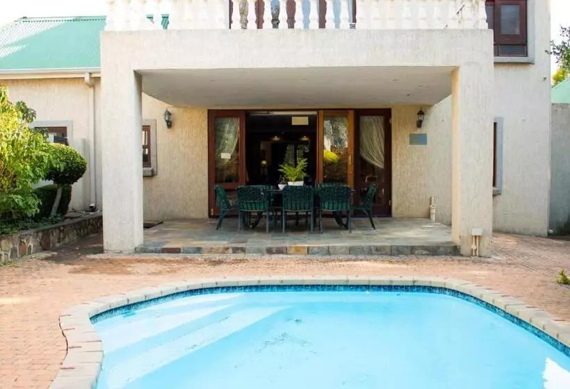 Fotos del hotel Candlewoods Guesthouse:  4
