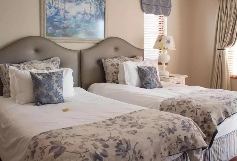 Candlewoods Guesthouse