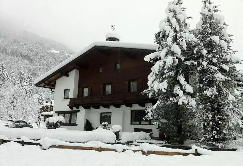 Fotos del hotel Alpin Hotel Garni Eder - Private Living:  22