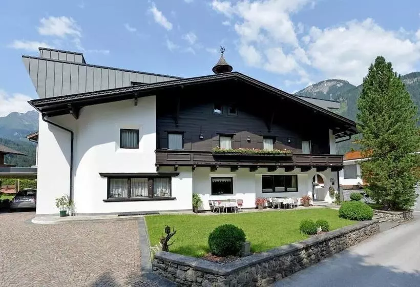 Fotos del hotel Alpin Hotel Garni Eder - Private Living:  21