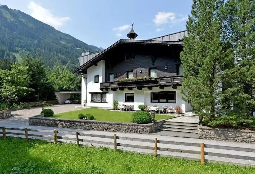 Fotos del hotel Alpin Hotel Garni Eder - Private Living:  13