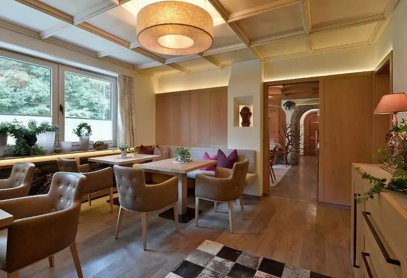 Fotos del hotel Alpin Hotel Garni Eder - Private Living:  18