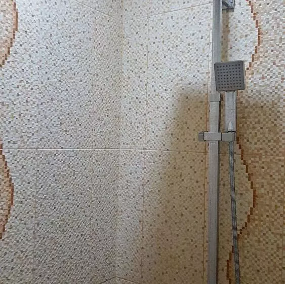 Fotos del hotel C & L Suites Inn:  4