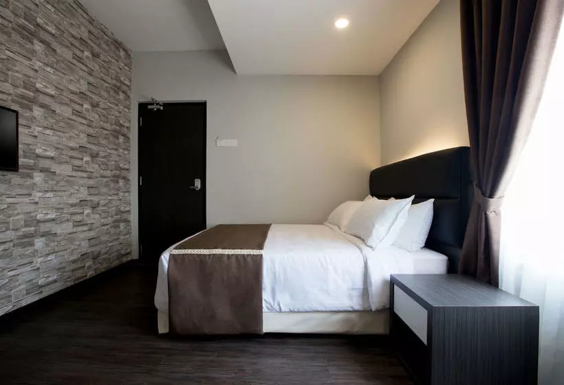 Gurney Luxe Inn