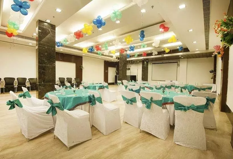 Fotos del hotel Amaltas International Couple Friendly   By Orion S:  18