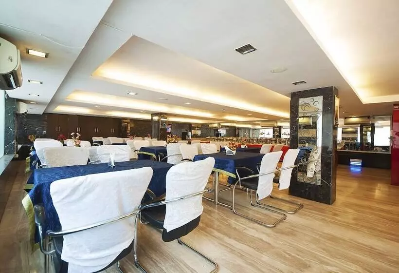 Fotos del hotel Amaltas International Couple Friendly   By Orion S:  16