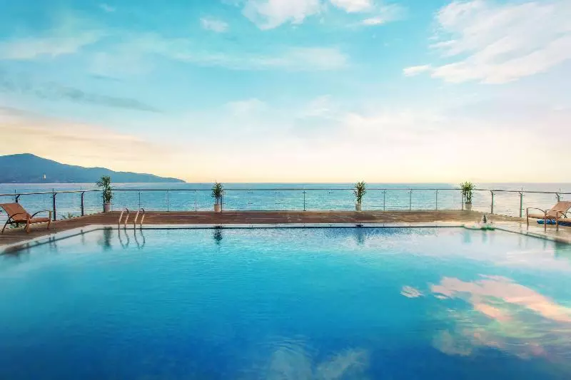 Fotos del hotel Serene Beach Danang  & Spa:  2