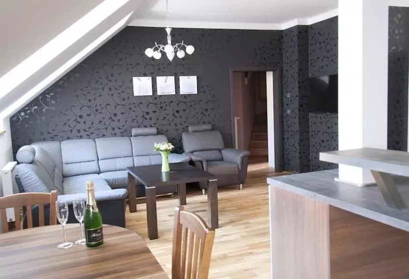 Fotos del hotel Apartmany Becherplatz:  17