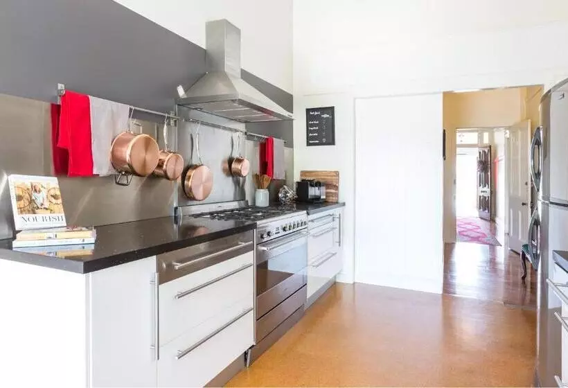 Fotos del hotel 99 Kirkland Bed & Breakfast:  13
