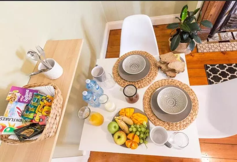 Fotos del hotel 99 Kirkland Bed & Breakfast:  3