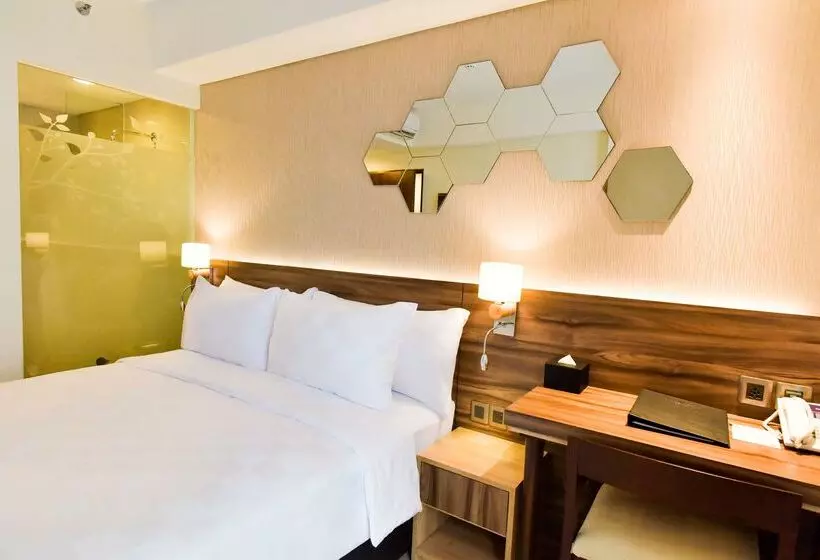 Golden Tulip Essential Tangerang