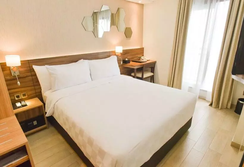 Fotos del hotel Golden Tulip Essential Tangerang:  9