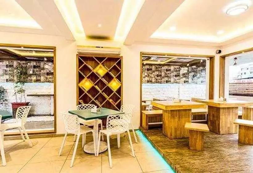 Fotos del hotel Fab Imperio Baner:  4