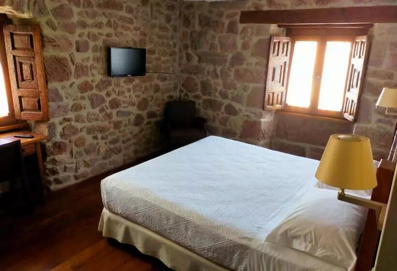 Fotos del hotel Rural Latorrién De Ane:  16
