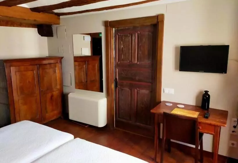 Fotos del hotel Rural Latorrién De Ane:  21